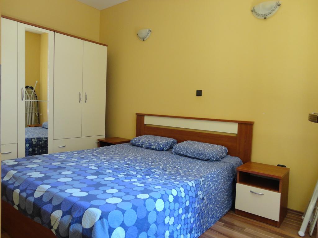 Apartment Ivana Biograd Na Moru Exterior photo